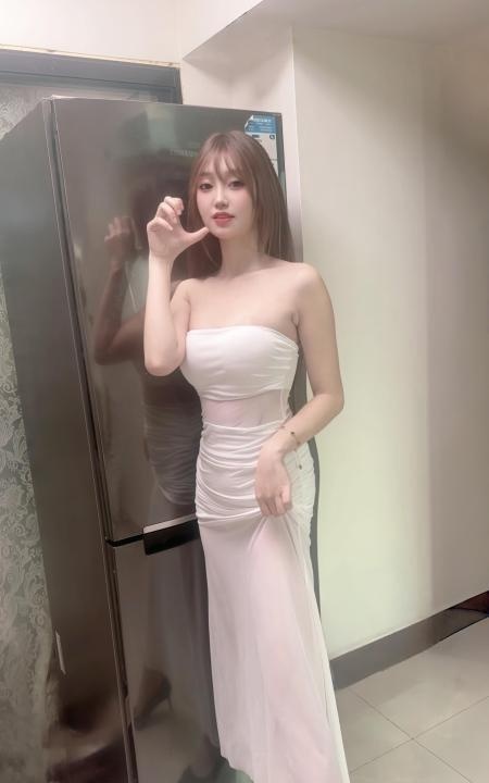 海珠性感风骚大波美媚