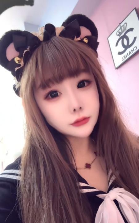 小巧玲珑甜妹妹