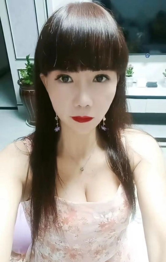 莞式服务大胸熟女
