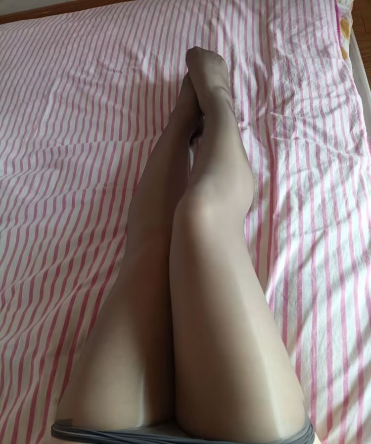 爱穿丝袜的小鱼