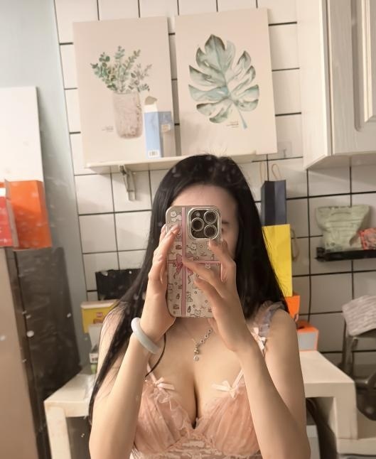 西湖区大奶妹婷婷