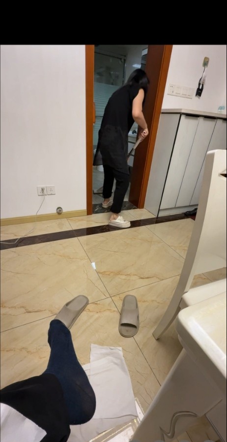 平时做医美偶尔兼职老妹