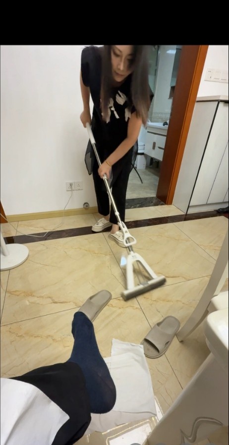 平时做医美偶尔兼职老妹