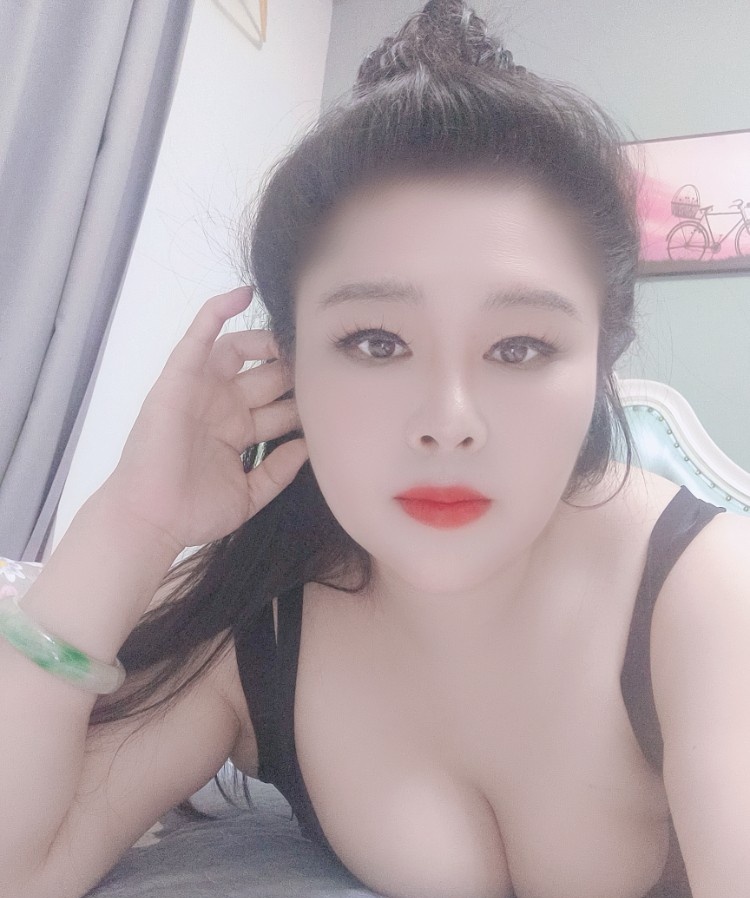 建业大奶妹三通大爆水