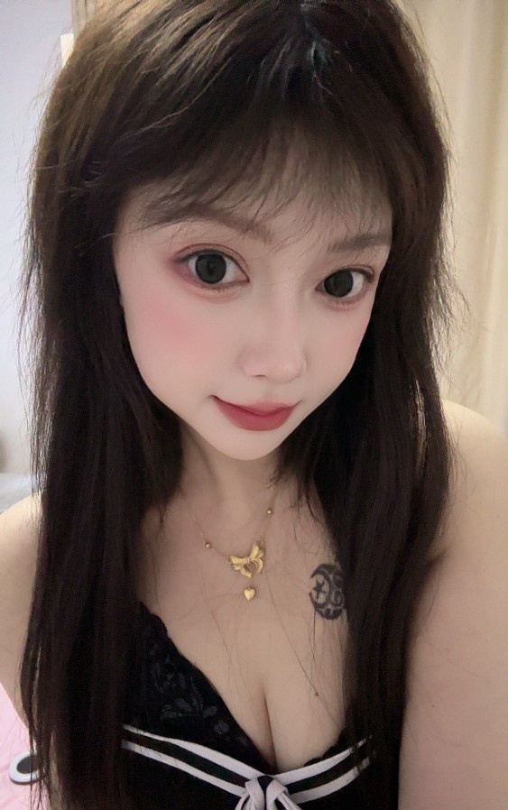 性感丰乳美少妇
