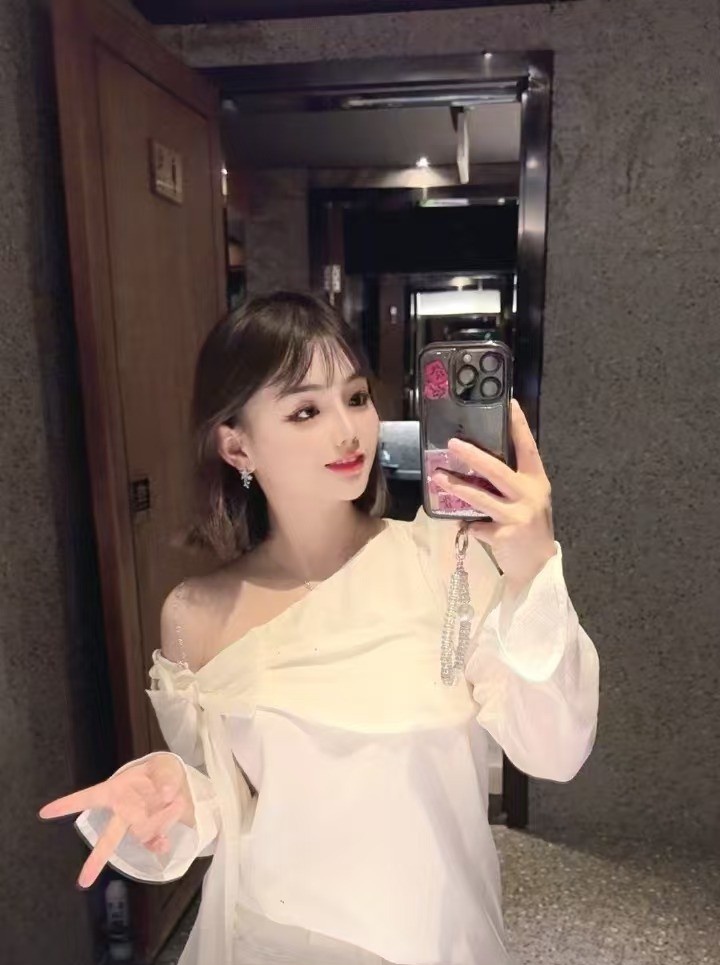 童颜美妆小恬欣
