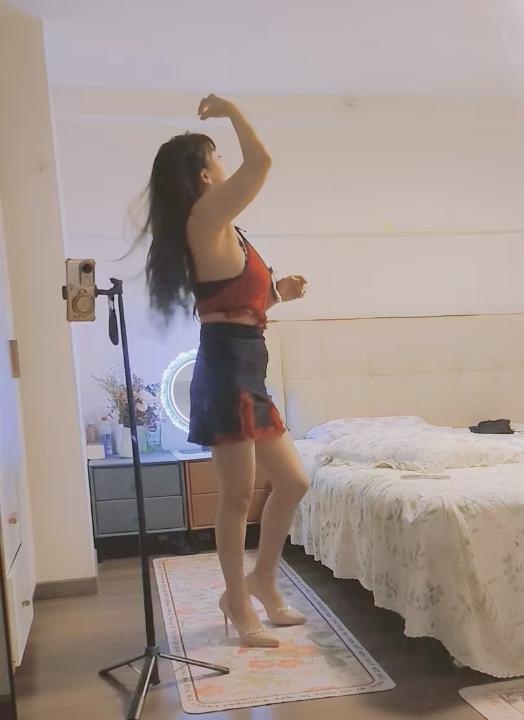 颜射丝足淫妻