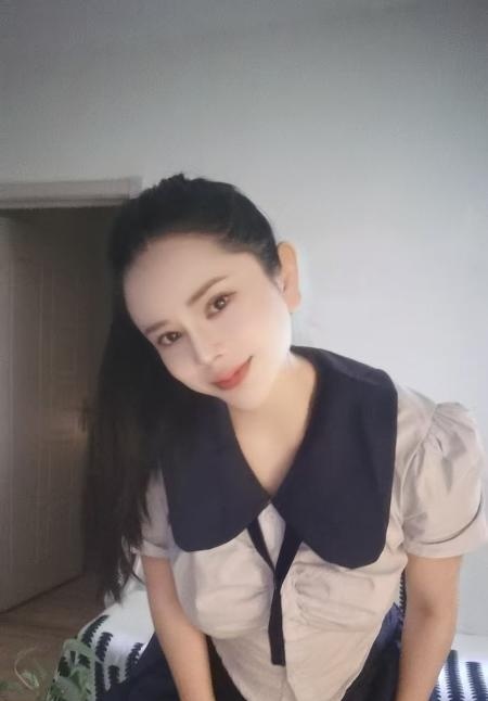 火辣制服少妇