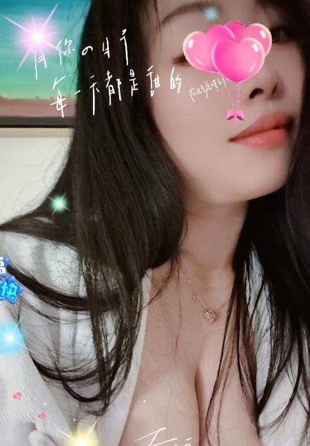 巨臀一线天少妇