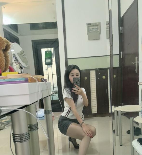 高颜值性感小雅