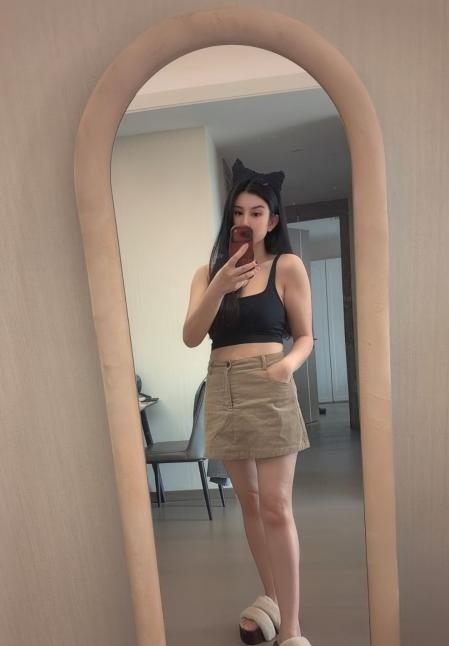 性感翘臀骚女丽娜