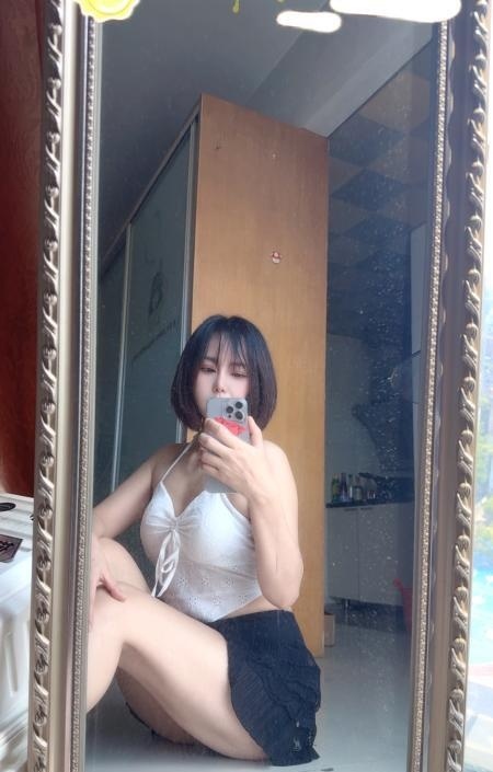 雨花短发御姐