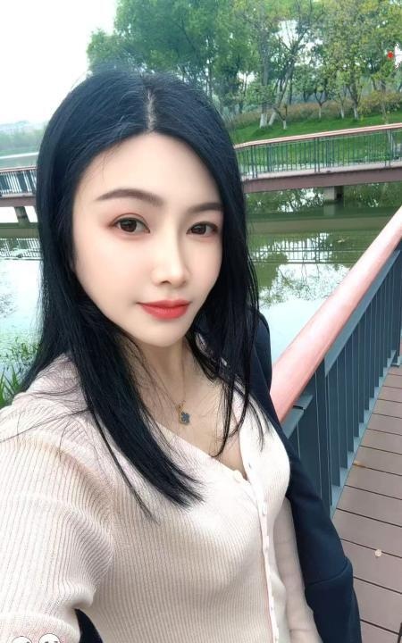 黑丝长腿服务系