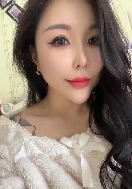 丰满肥臀小野猫