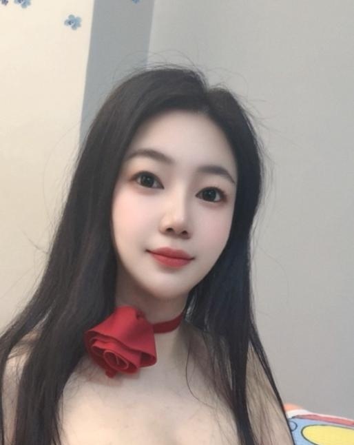 红衣舞娘