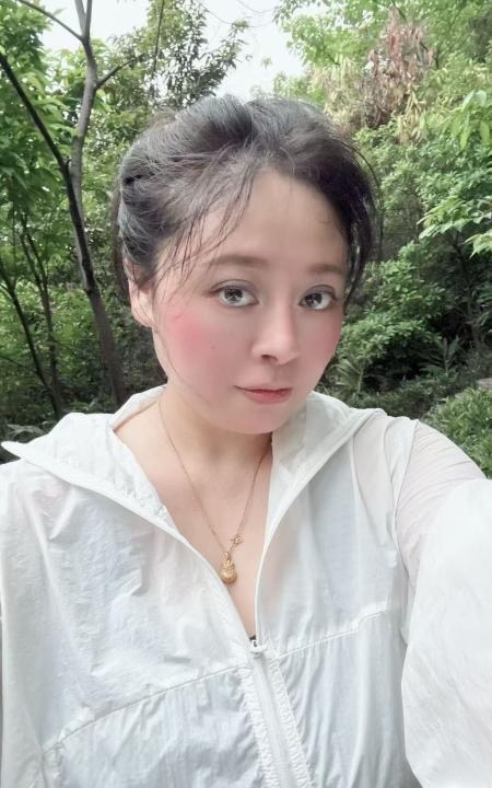 上梅林大奶重庆妹子