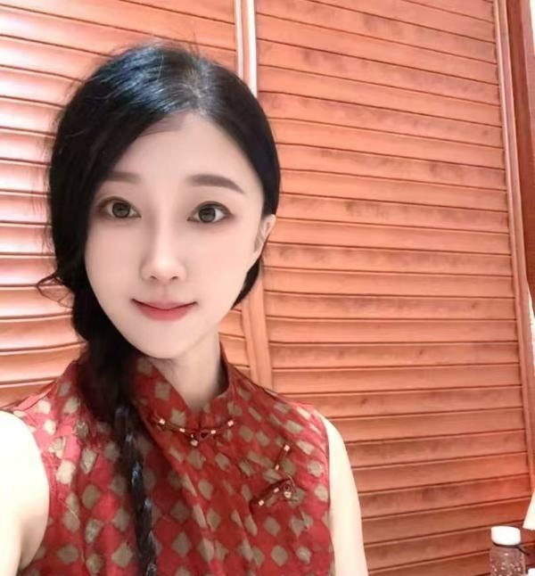 光谷风韵旗袍小仙女