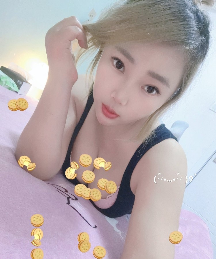大屁股大胸一线天