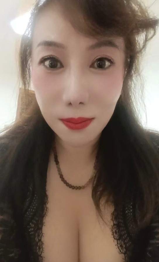 昆区大奶骚货