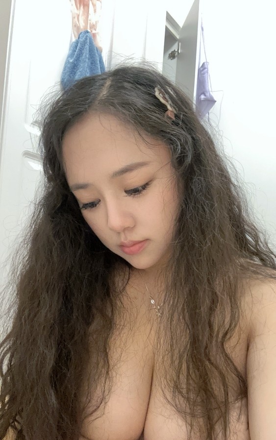 大奶妹瑞瑞乳交口爆