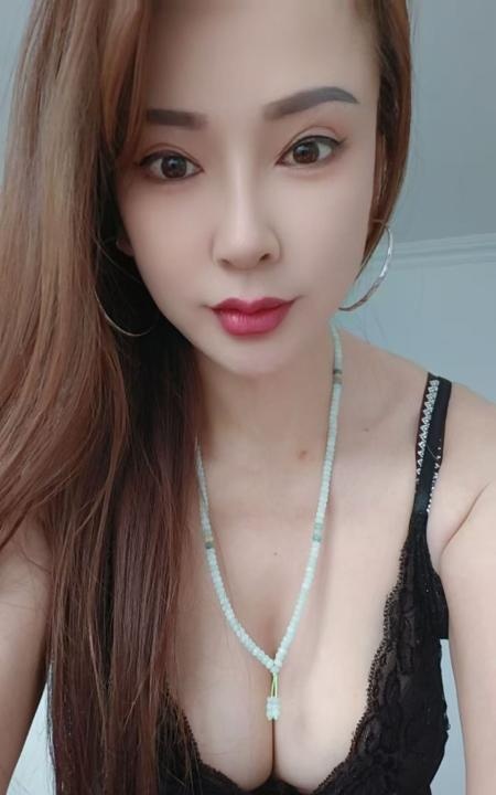 白俄混血E奶大胸