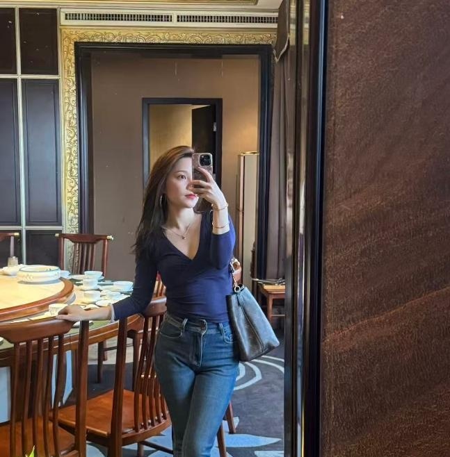 口爆美乳翘臀御姐