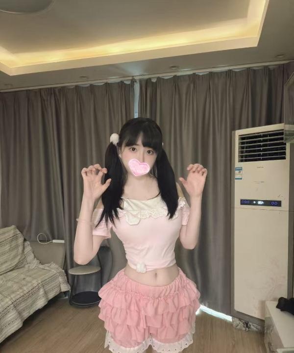 可爱迷人小萝莉爱宝