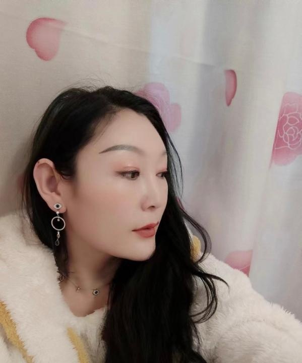 古美巨乳丰满少妇