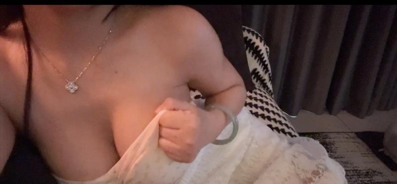 东站巨乳颜值小乔