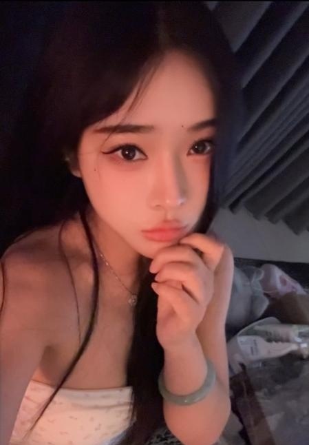 东站巨乳颜值小乔