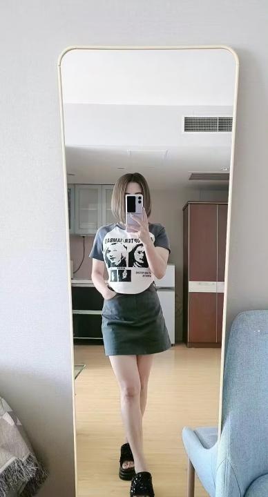 短发气质少妇梦梦