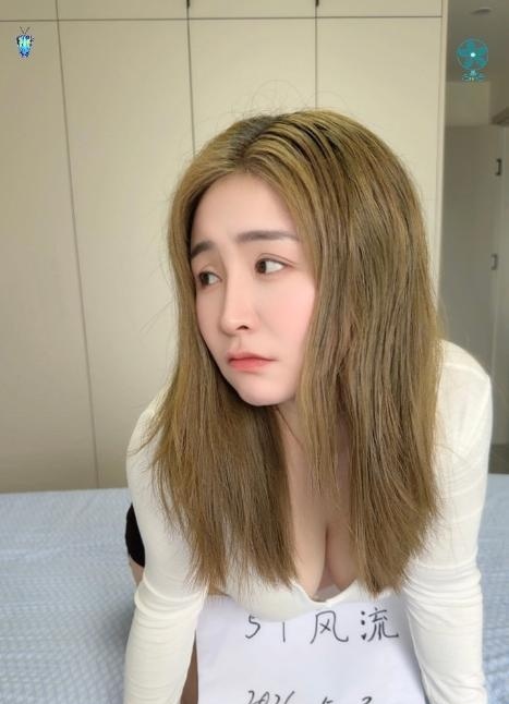 服务系轻熟少妇