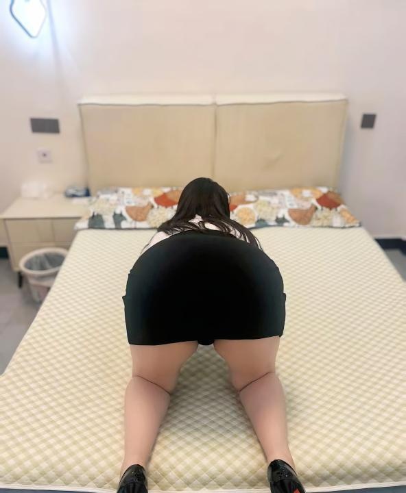 滨江肥乳巨臀骚妇