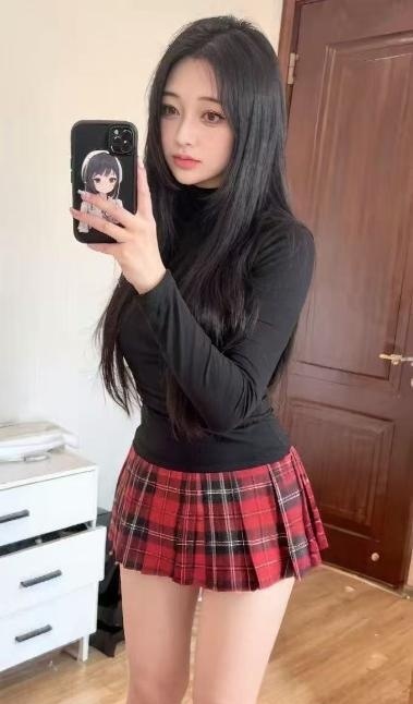白嫩女友感月亮