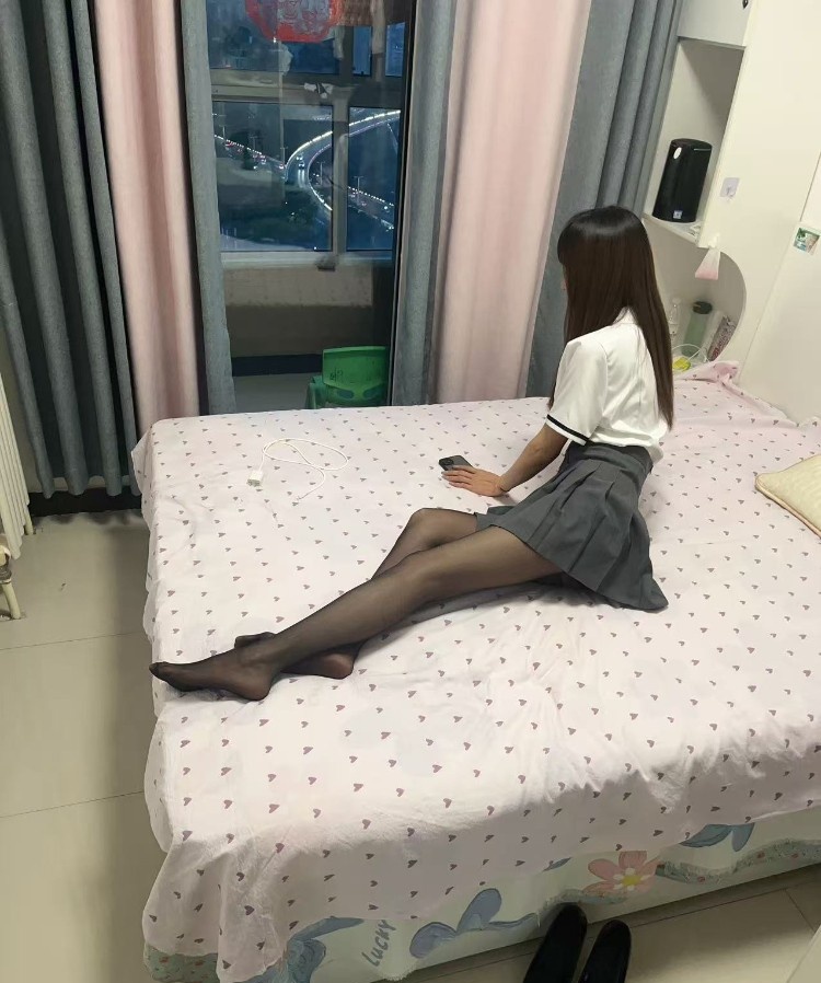 长腿丝袜少妇