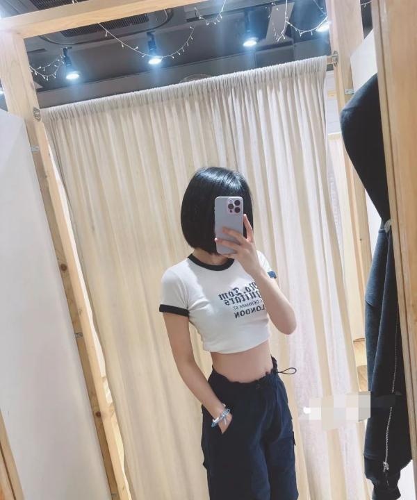 瑜伽教练凌兮