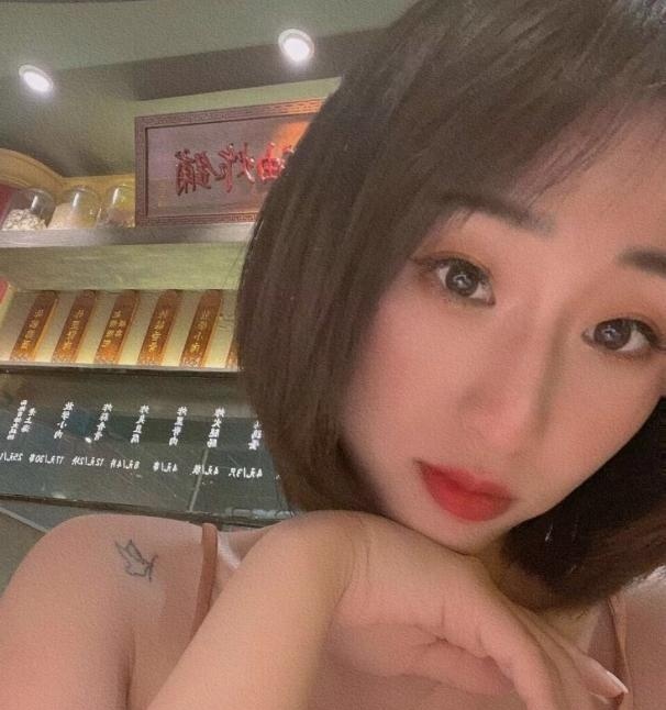 瑜伽教练凌兮