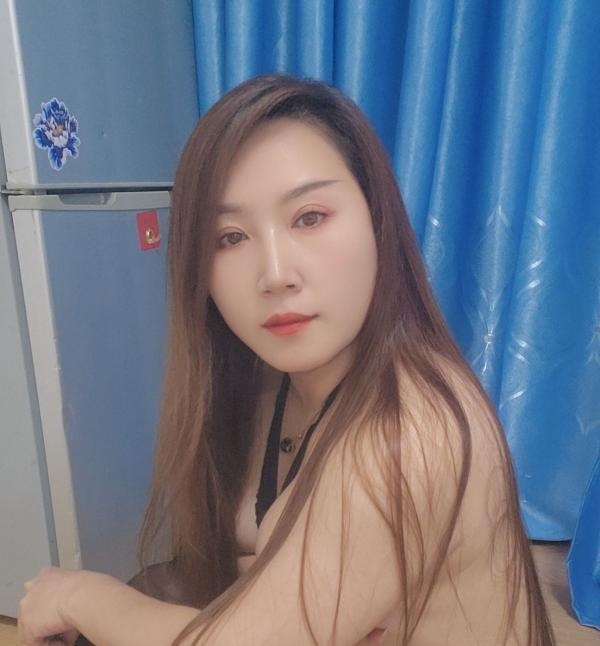 梅花园情人少妇