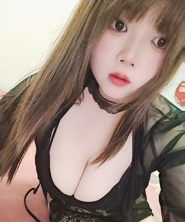 坂田大奶白虎馒头逼