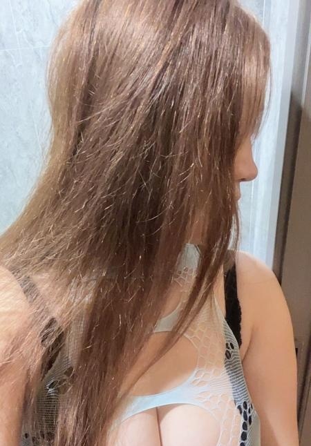 宝安大胸美女允儿