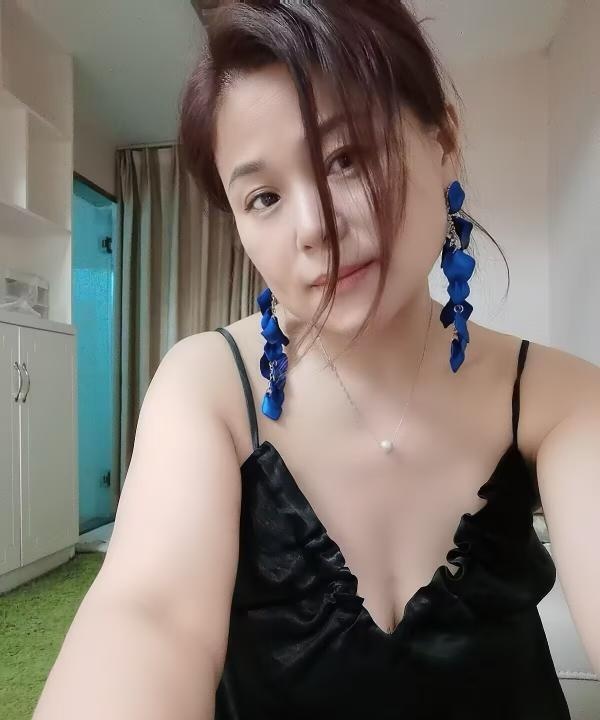 建邺风情韵味老板娘