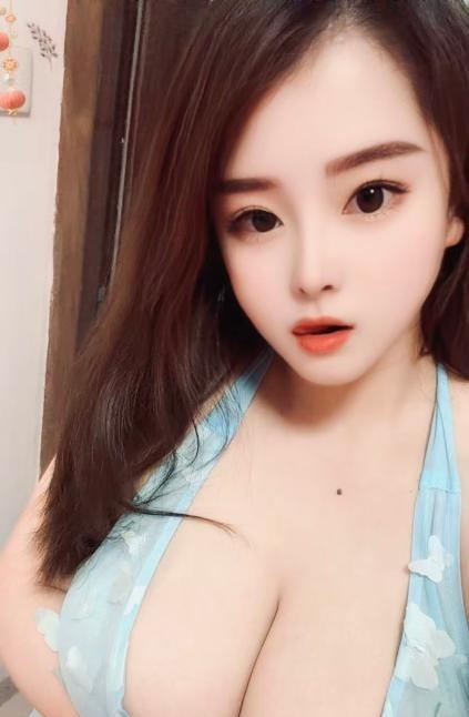 爆乳骚女友妮子