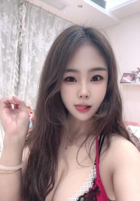 浦东骚货大白兔暮暮