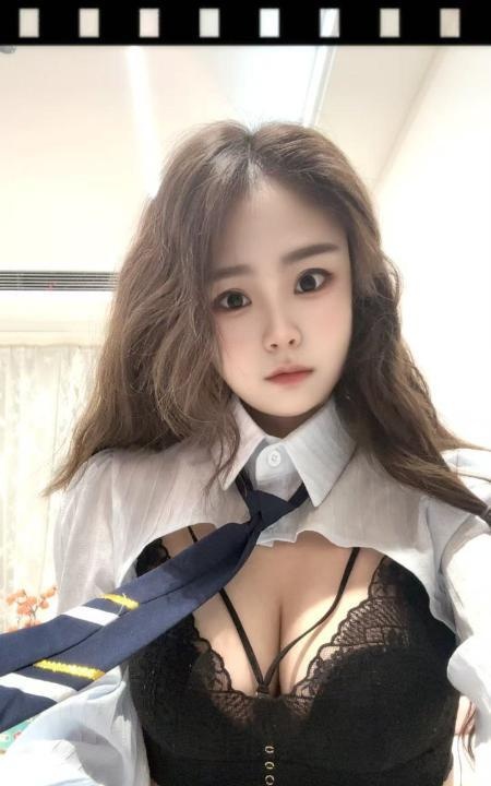 浦东骚货大白兔暮暮