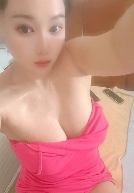 巨乳一线天安琪