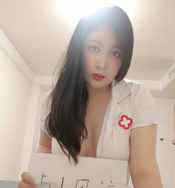 制服温柔少妇