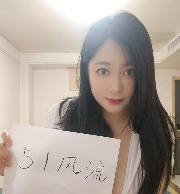 制服温柔少妇