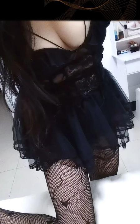 带眼镜的白嫩少妇