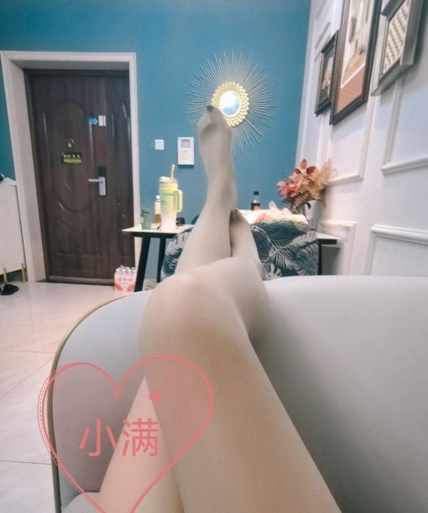黑丝袜小满
