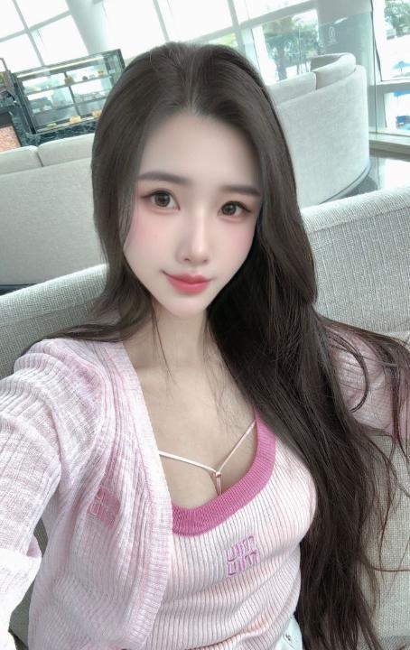 前凸后翘颜值子萱老师
